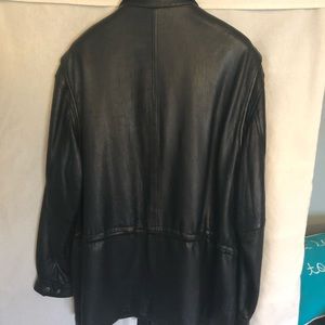 London fog- genuine leather-excellent condition